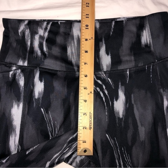 All In Motion Gray Print Leggings Size Medium High Rise Wide Waistband Pockets - Picture 5 of 6